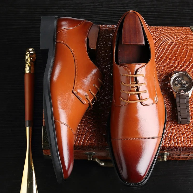 Herren Schnürschuhe mit glatter Oberfläche und gerader Zehenkappe