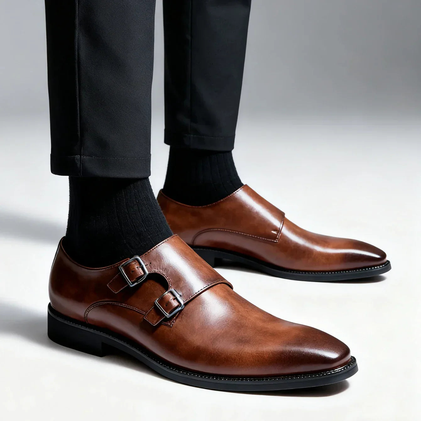Herren Schuhe mit Doppel-Schnalle und länglicher Spitze