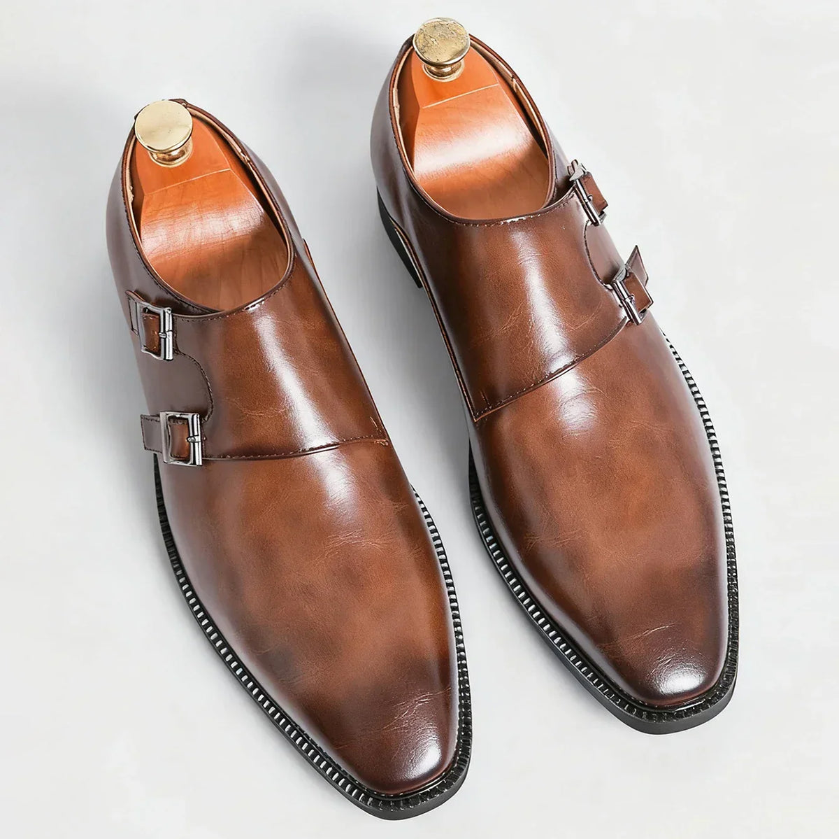 Herren Schuhe mit Doppel-Schnalle und länglicher Spitze