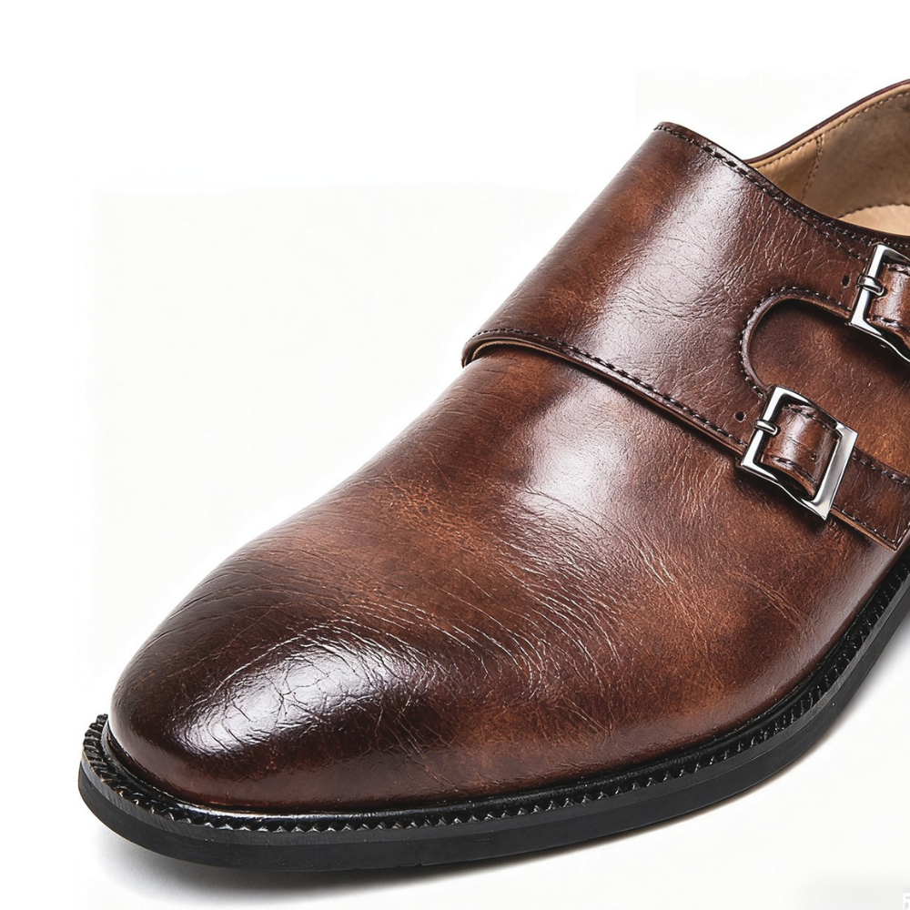 Herren Schuhe mit Doppel-Schnalle und länglicher Spitze