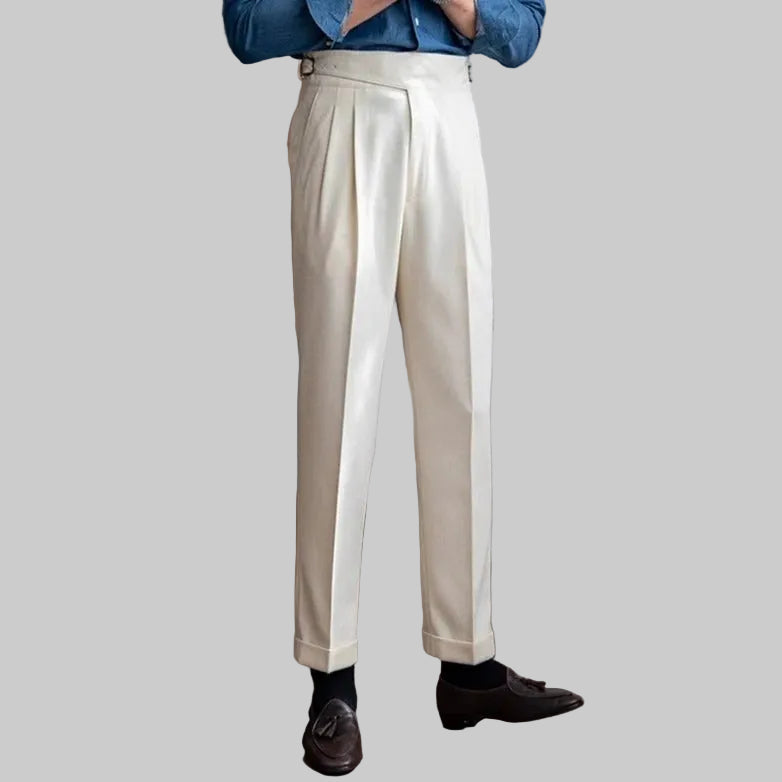 Herrenhose mit hoher Taille und Bundfalten