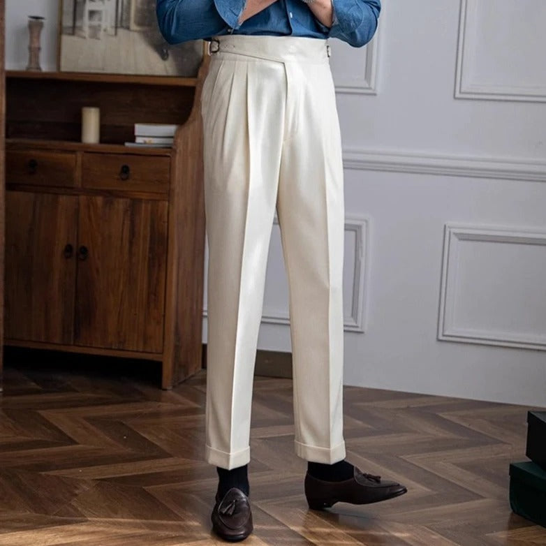 Herrenhose mit hoher Taille und Bundfalten