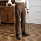 Herrenhose mit hoher Taille und Bundfalten