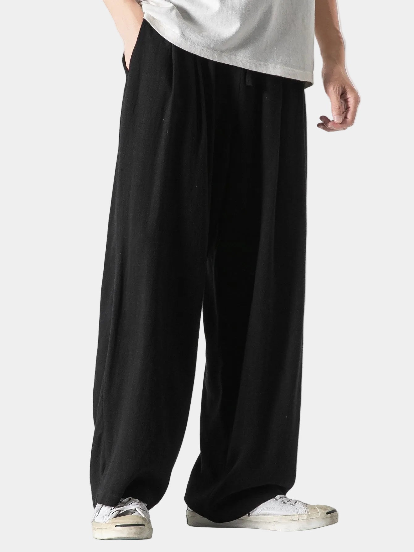 Herrenhose mit weitem Schnitt, elastischem Bund und Kordelzug