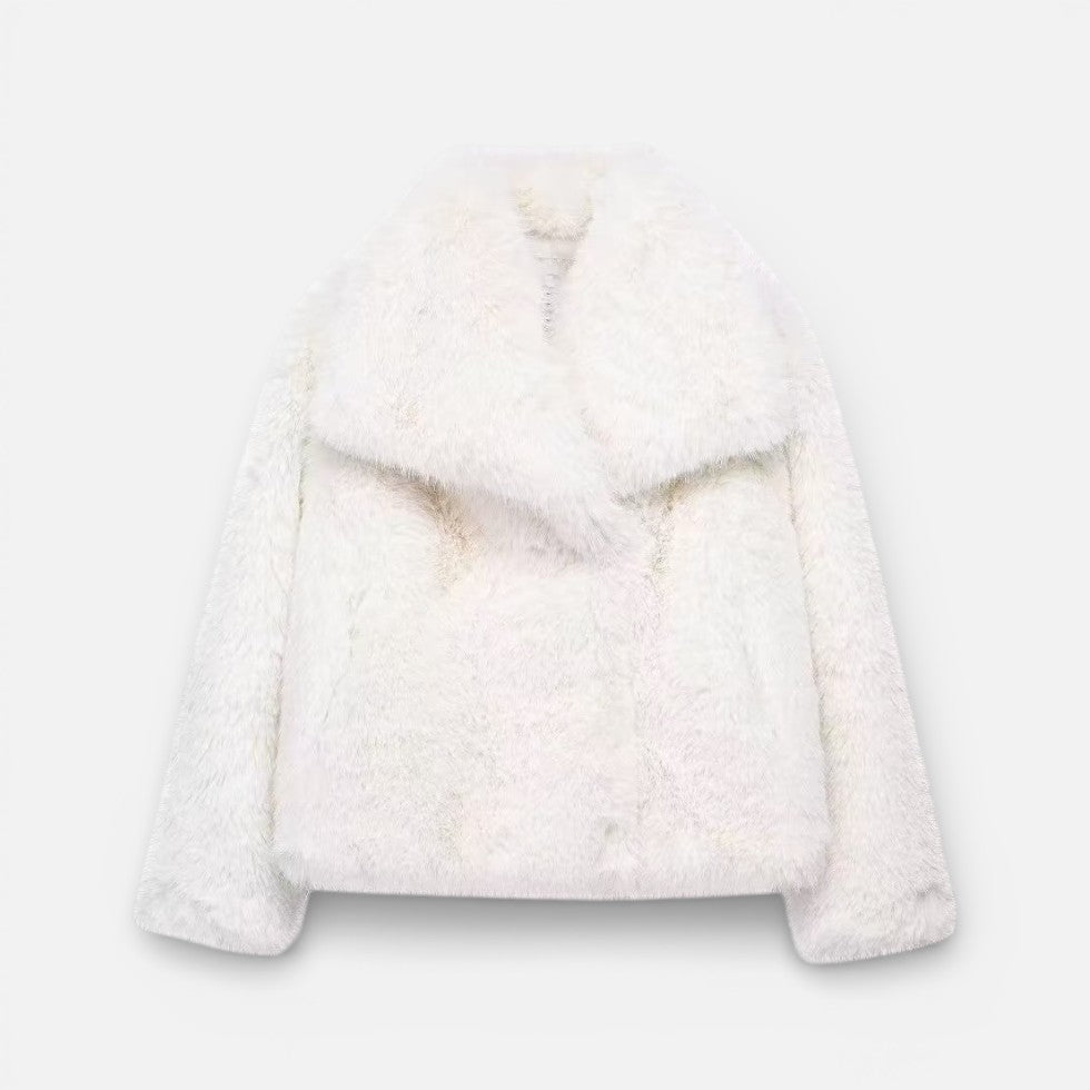 Damen Kunstfelljacke mit kurzem Schnitt und breitem Kragen