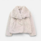 Damen Kunstfelljacke mit kurzem Schnitt und breitem Kragen