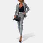 Eleganter Damen Hosenanzug mit Doppelreiher