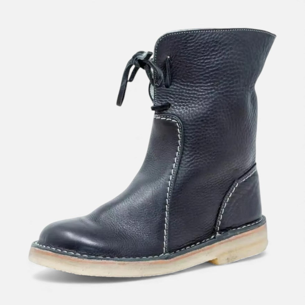 Gefütterte Damenstiefel mit Schnürung und Umschlag