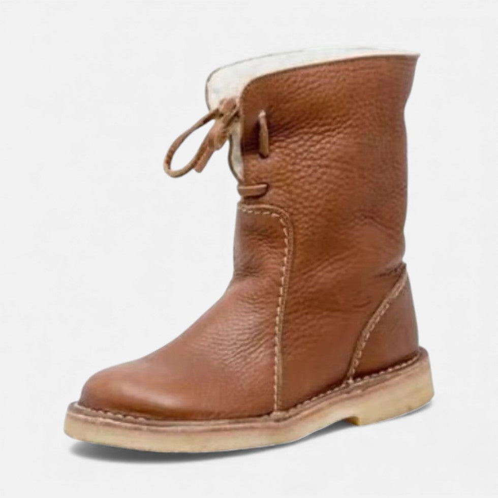 Lined women's boots with lacing and cuff