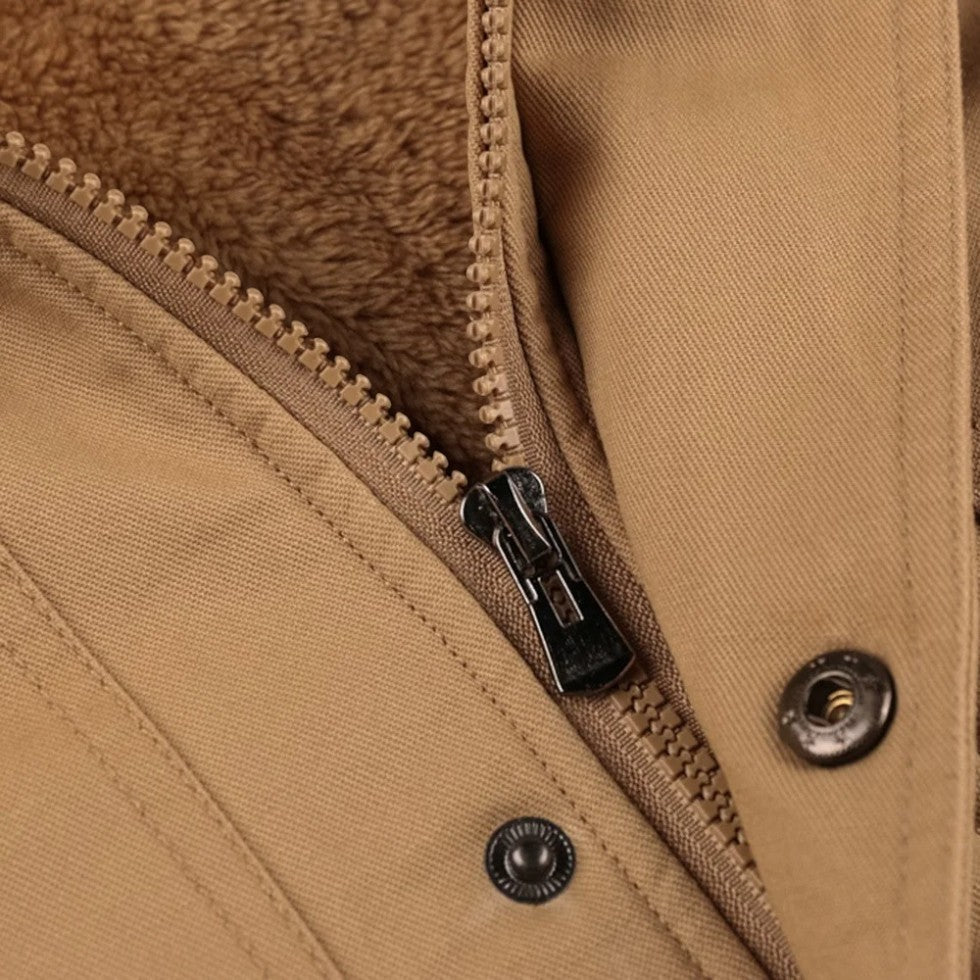 Herren Winterjacke mit Stehkragen und Knopfverschluss