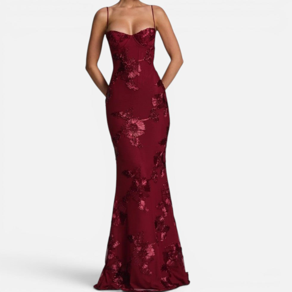 Langes Kleid mit Spaghettiträgern und Stickereien