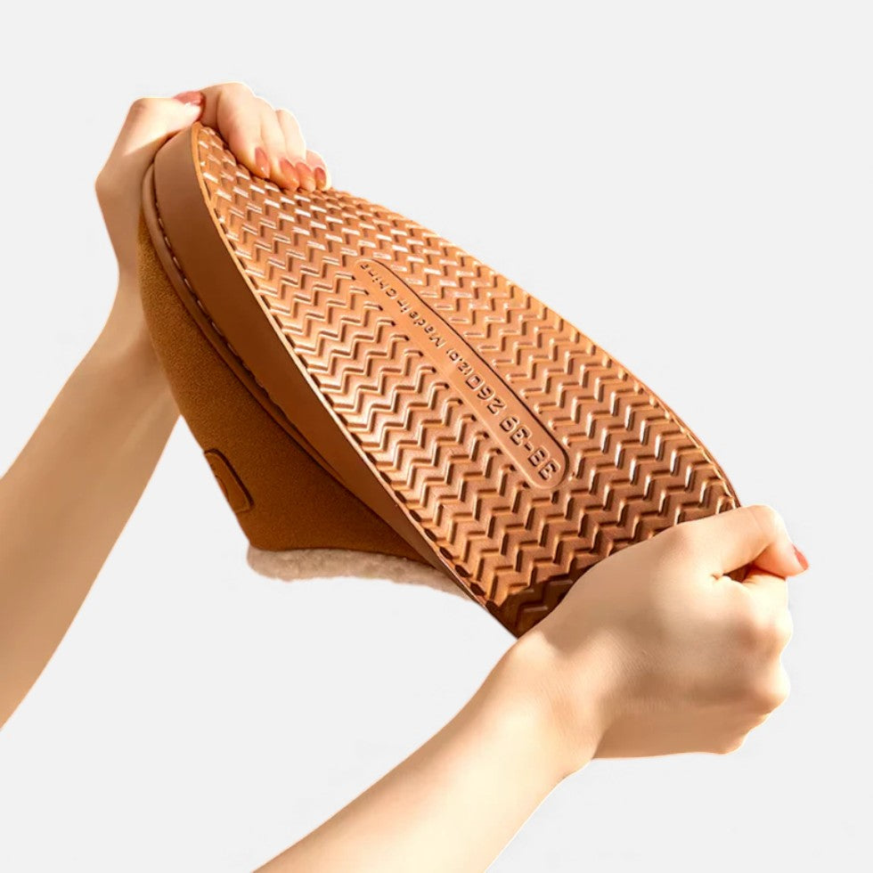 Gefütterte Hausschuhe mit Warmfutter