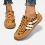 Damesneakers med leopardprint og snørebånd