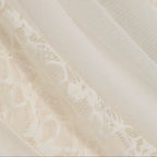 Langes Spitzenkleid mit Neckholder und ausgestelltem Saum
