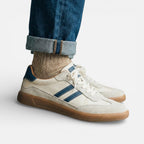 Herresneakers med klassisk snøredesign og retrostil