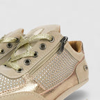 Sneaker mit seitlichem Reißverschluss und Glanzdetails