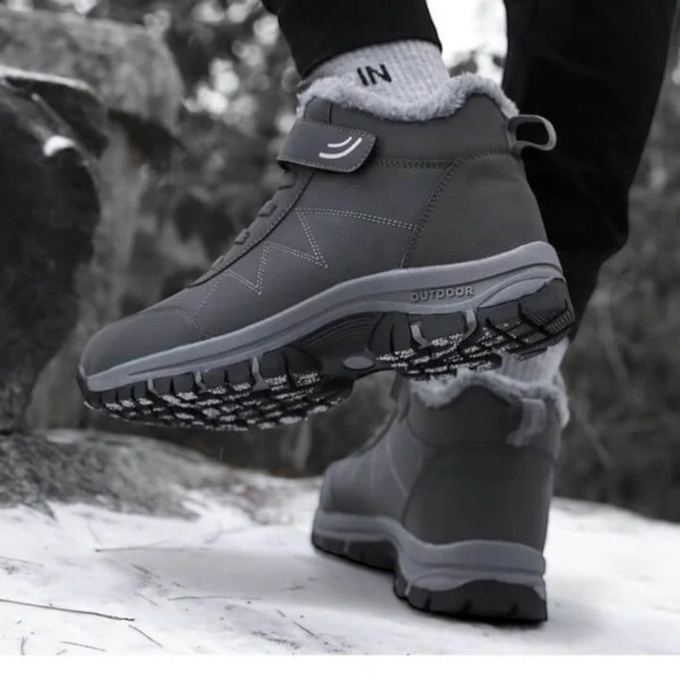 Women's winter boots with fur lining and lacing