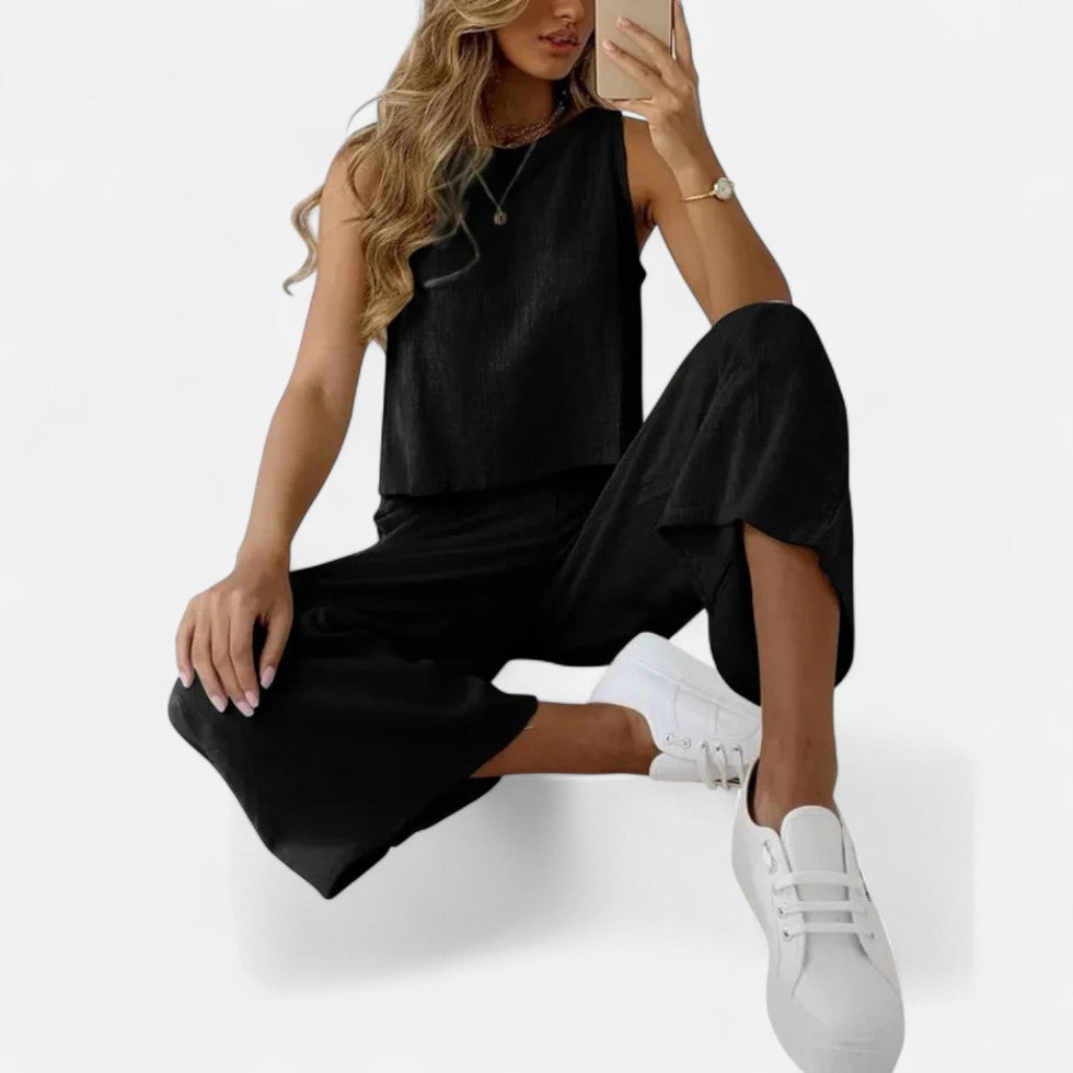 Two-piece linen set with sleeveless top