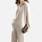 Strickset mit Kragenpullover und Hose