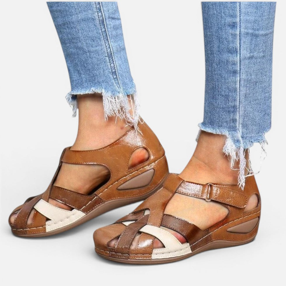 Damen Sandalen mit Riemen und Klettverschluss