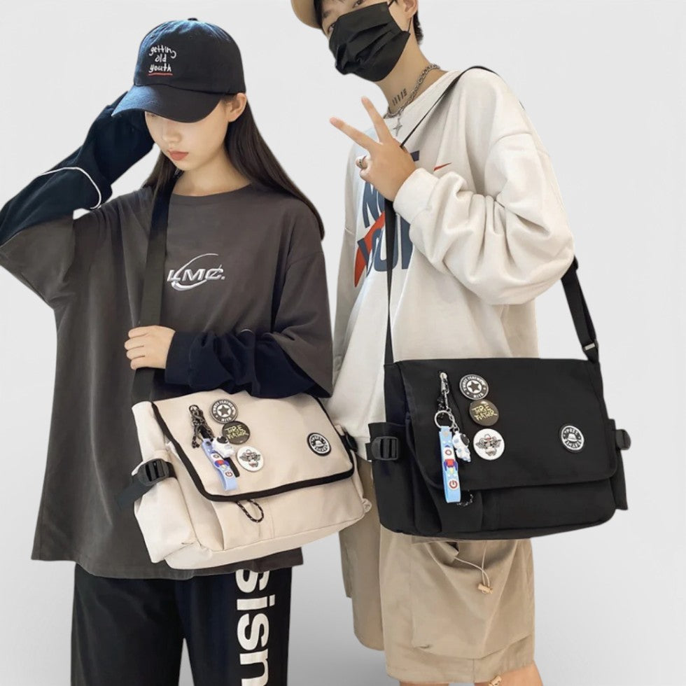 Umhängetasche mit Überschlag und verstellbarem Schultergurt