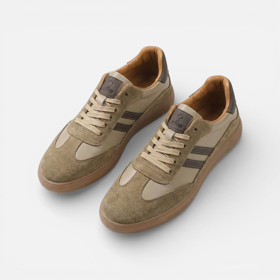 Herresneakers med klassisk snøredesign og retrostil