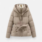 Steppjacke mit Gürtel und Kapuze