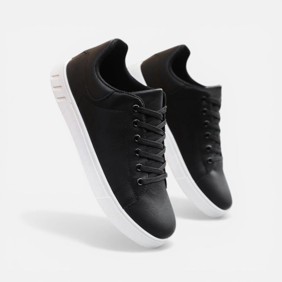 Herresneakers med snørebånd og glat overflade