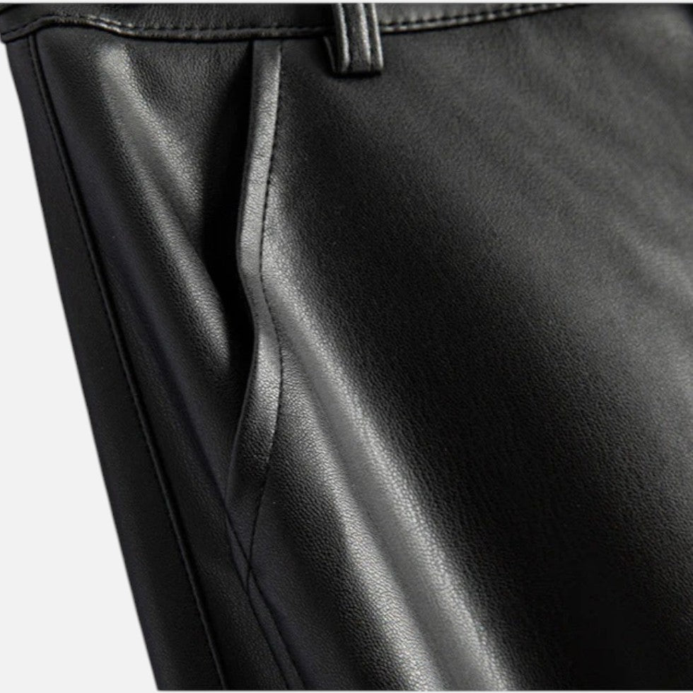 Damen Hose in Lederoptik mit weitem Bein und Gürtel