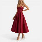 Midikleid mit Trägern und ausgestelltem Rock