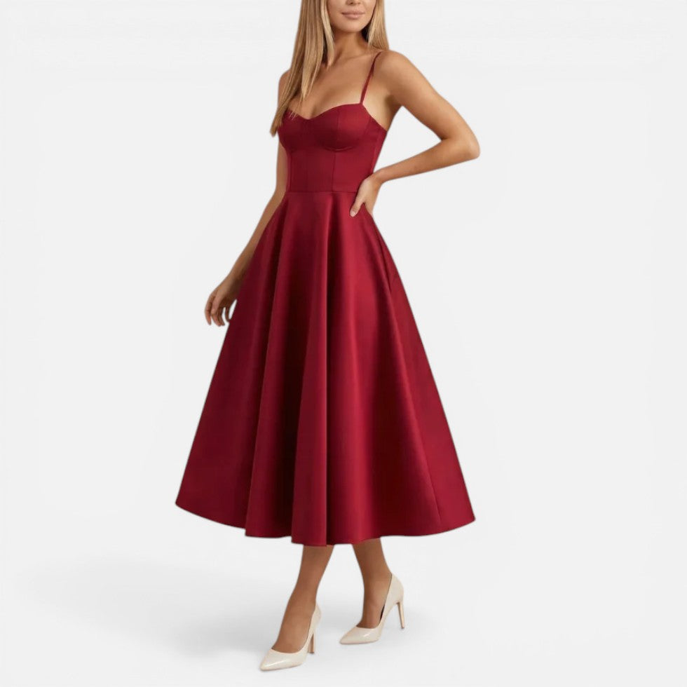 Midikleid mit Trägern und ausgestelltem Rock