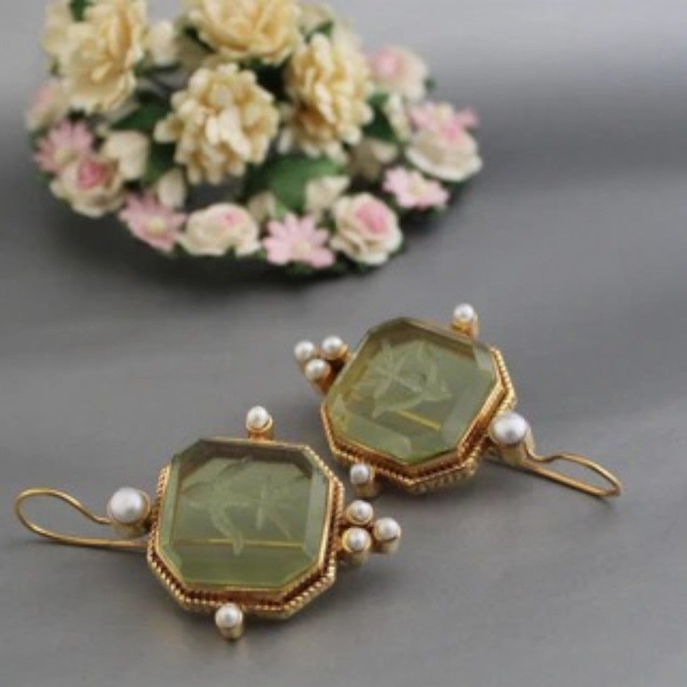 Vintage Ohrringe Damen mit facettiertem Glasstein