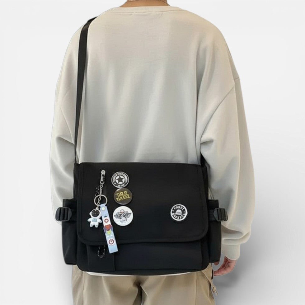 Umhängetasche mit Überschlag und verstellbarem Schultergurt