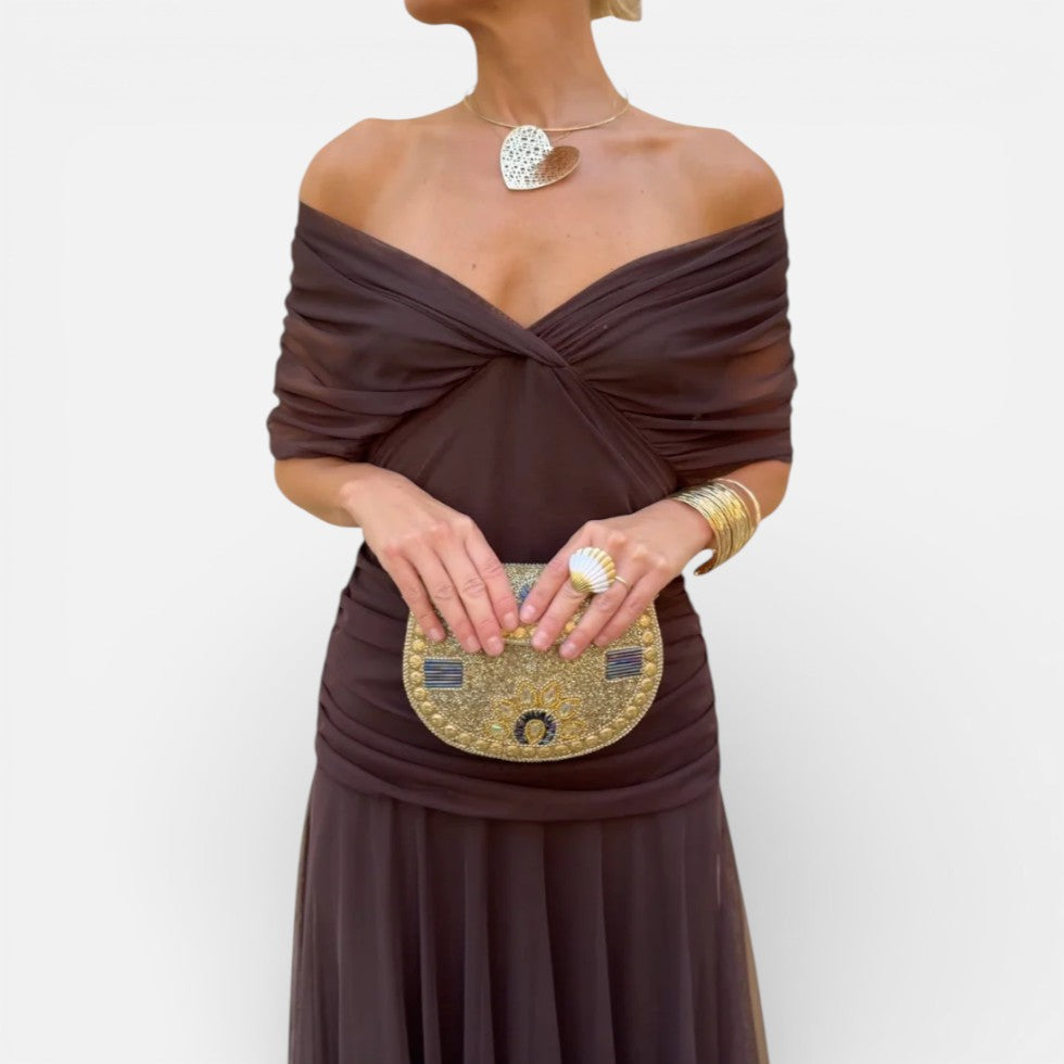 Off-shoulder midikjole med draperinger