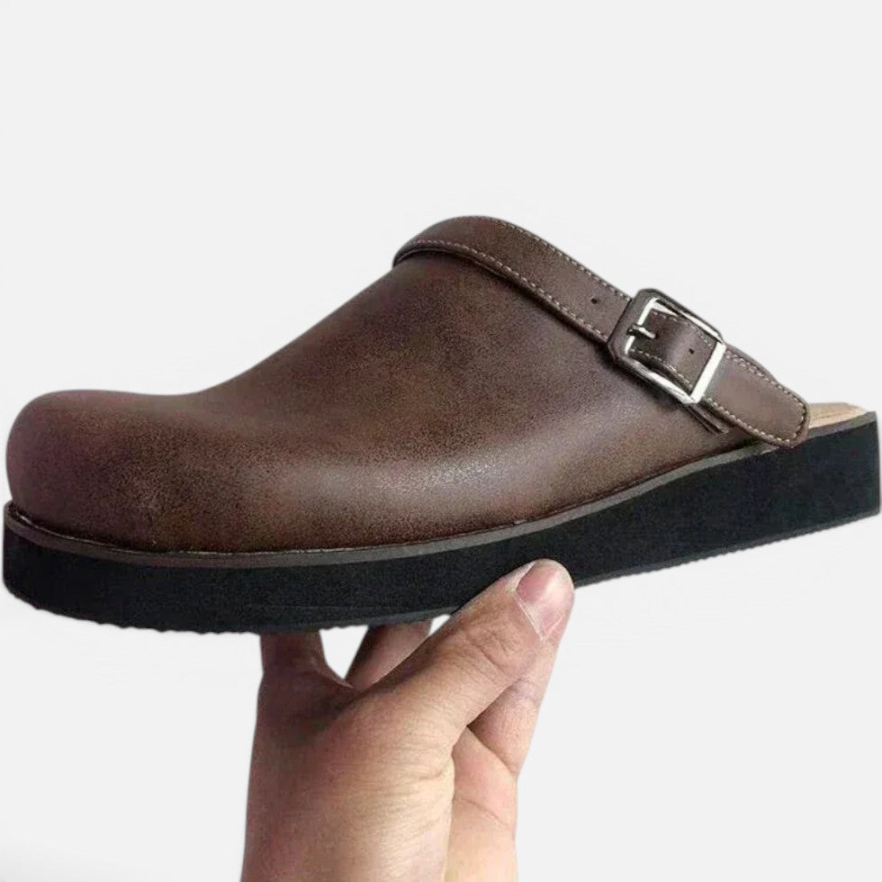 Clogs med spænde og profilsål
