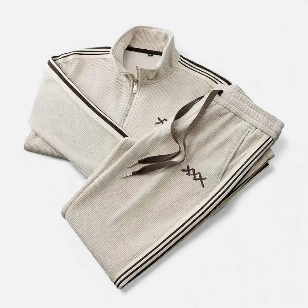 Herren Trainingsanzug mit Streifendetail