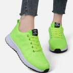 Atmungsaktive Sneaker mit Strickdesign