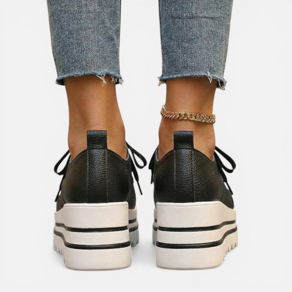 Damen Sneaker mit Plateau Sohle und Schnürung