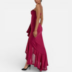 Langes Kleid mit Rüschen und schmalen Trägern