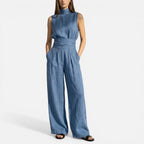 Ærmeløs jumpsuit med vide ben og høj krave
