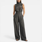 Ærmeløs jumpsuit med vide ben og høj krave