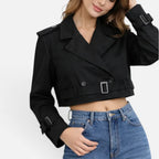 Kurze Trenchjacke mit Gürtel