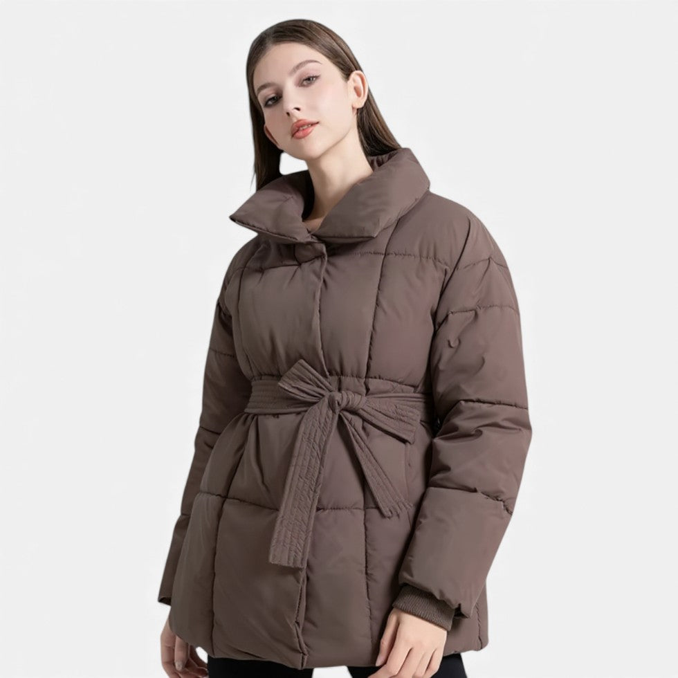 Wattierte Damenjacke mit Bindegürtel