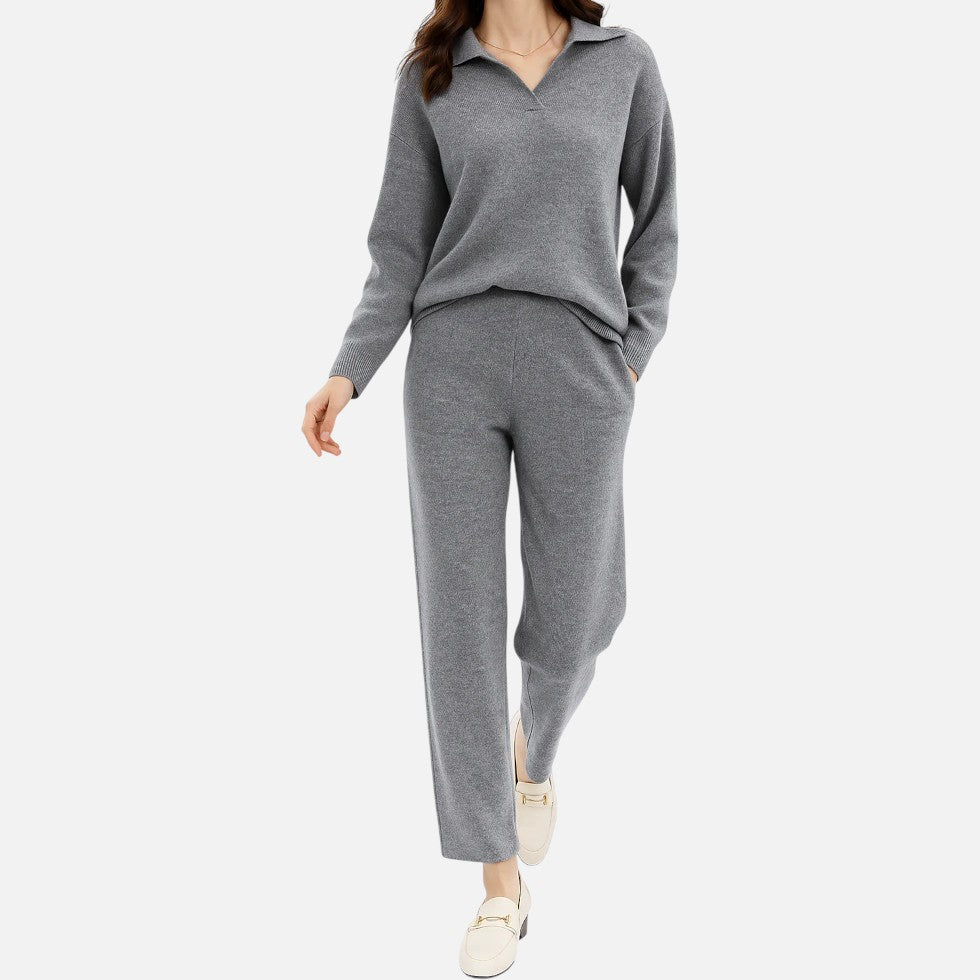 Strickset mit Kragenpullover und Hose