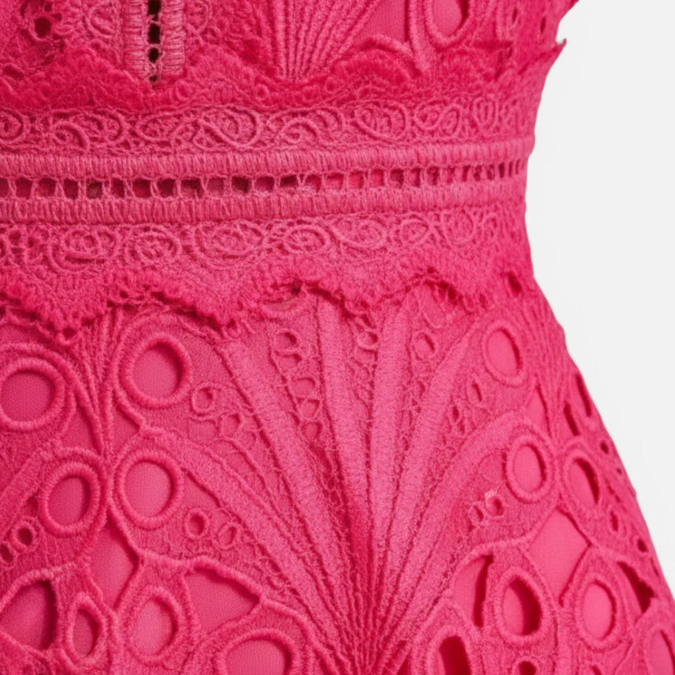Dame-midikjole med broderi anglaise og korte ærmer