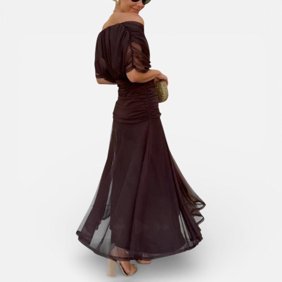 Off-shoulder midikjole med draperinger