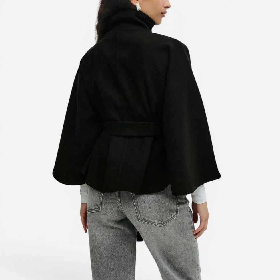 Cape Jacke mit Bindegürtel und Stehkragen