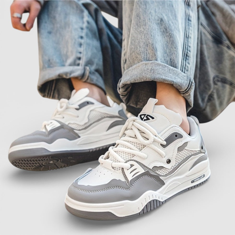 Herren Sneaker mit Schnürung und profilierter Sohle