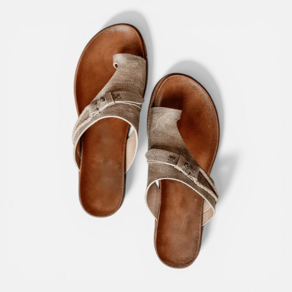 Damesandaler med tårem og justerbar rem