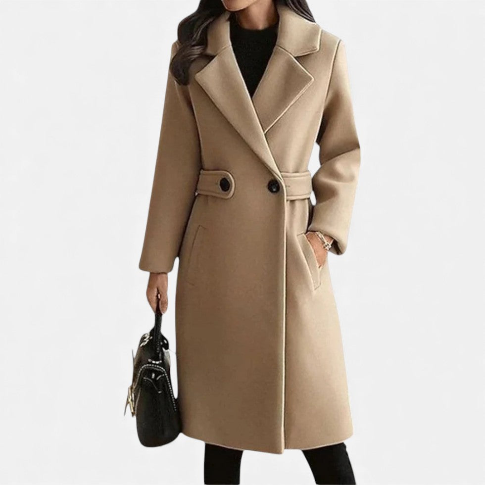 Elegant women's coat with waist belt